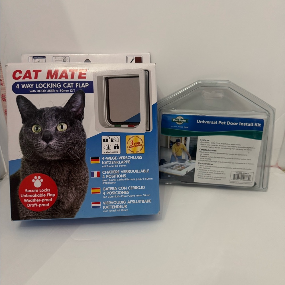 4-Way Locking Cat Flap with installation kit